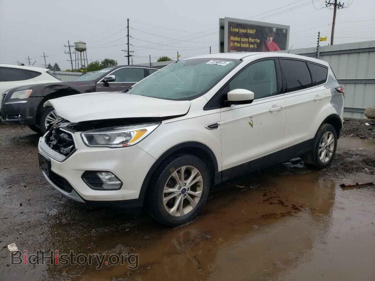 Фотография 1FMCU0GD6HUC08796 - FORD ESCAPE 2017