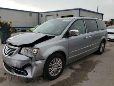 2016 Chrysler MINIVAN Town & COU, silver — VIN 2C4RC1CG4GR135561, Copart