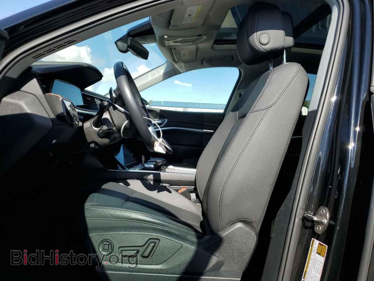 2019 AUDI E-TRON - VIN: WA1LAAGE8KB024310 - Photo 7