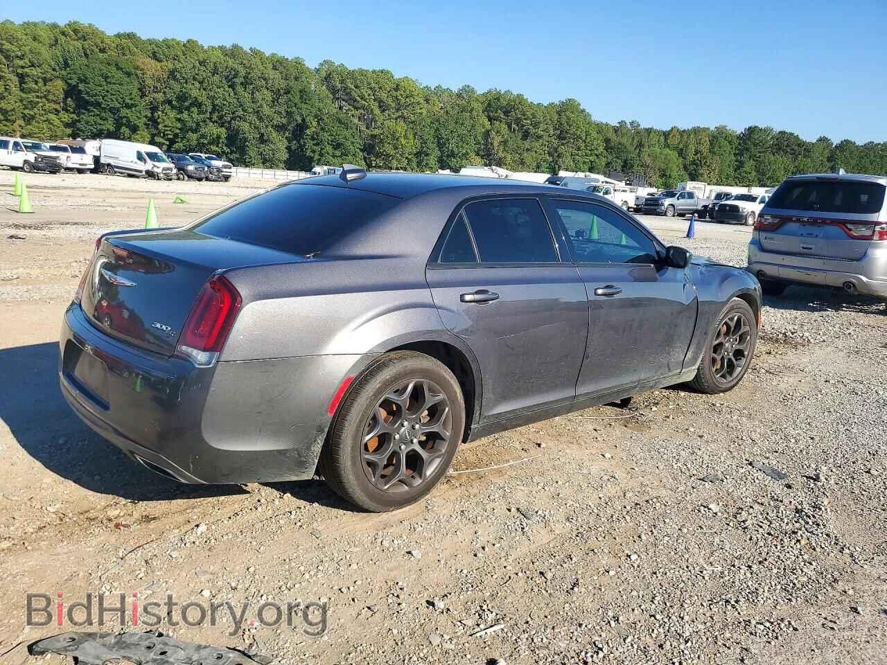 2019 CHRYSLER 300 - VIN: 2C3CCAGG2KH539820 - Photo 2