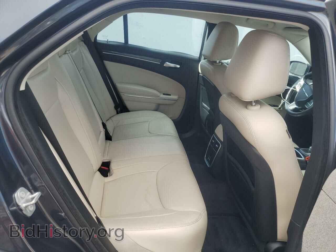 2017 CHRYSLER 300 - VIN: 2C3CCAAG0HH582828 - Фото 10