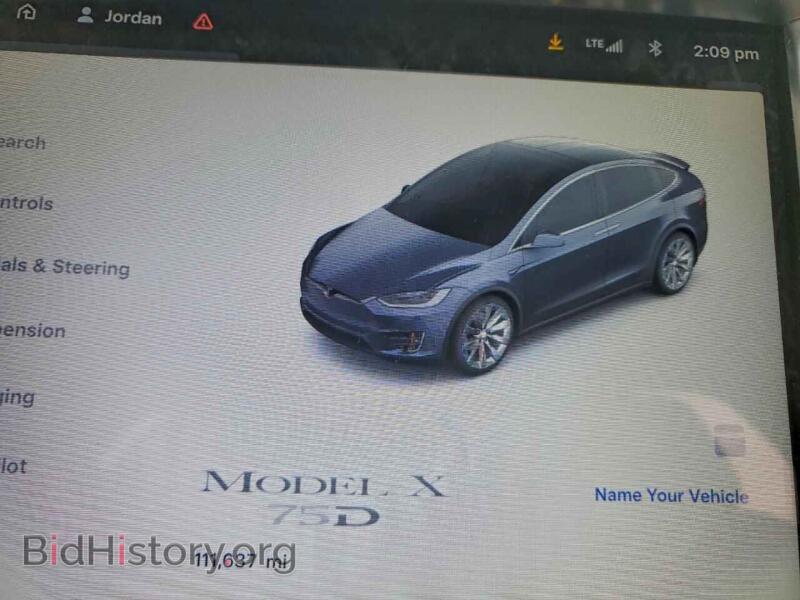 2017 Tesla MODEL X (VIN 5YJXCBE21HF035574) — photo 9 of 16