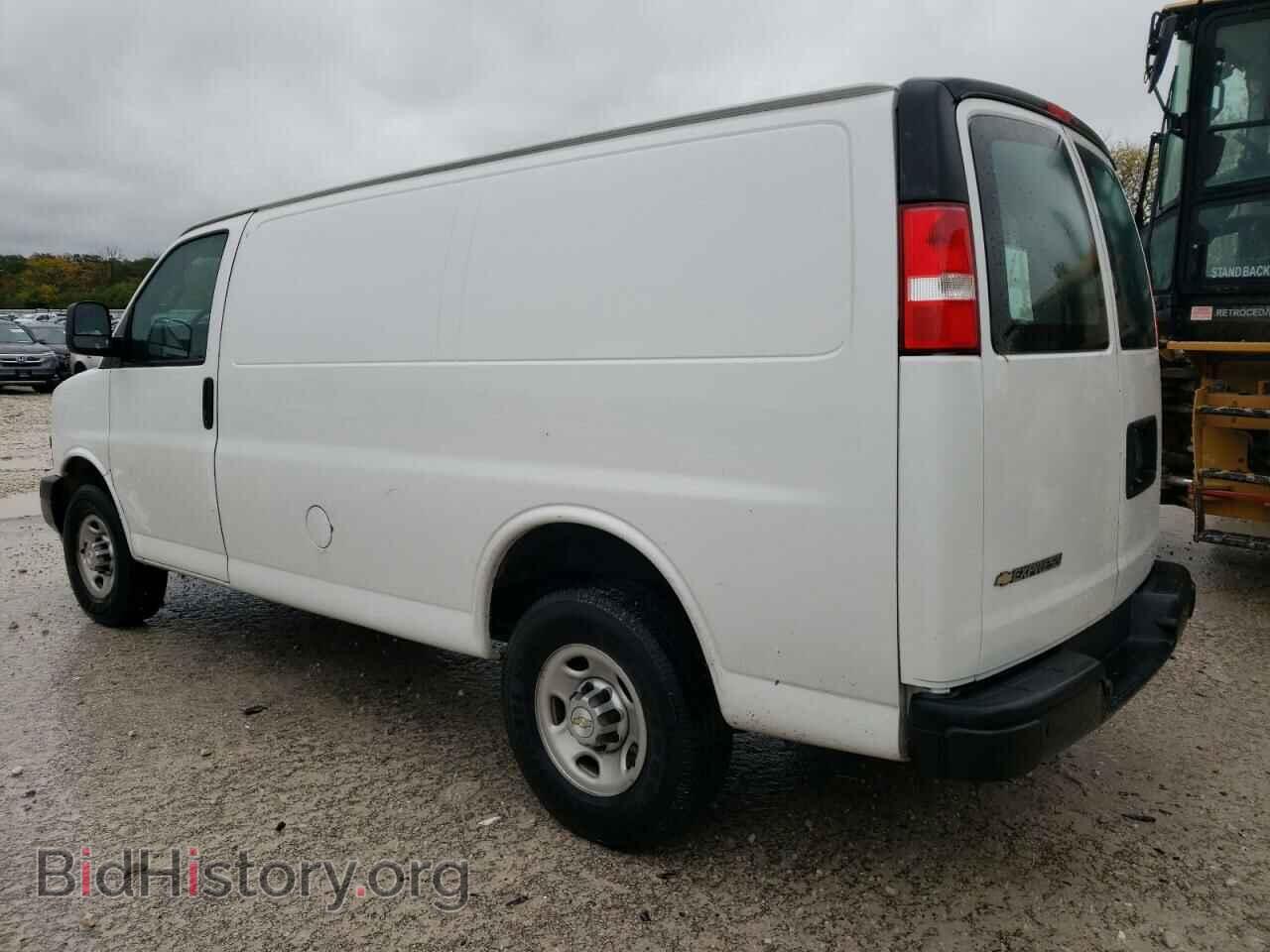 2021 CHEVROLET EXPRESS - VIN: 1GCWGAFP3M1301555 - Фото 2