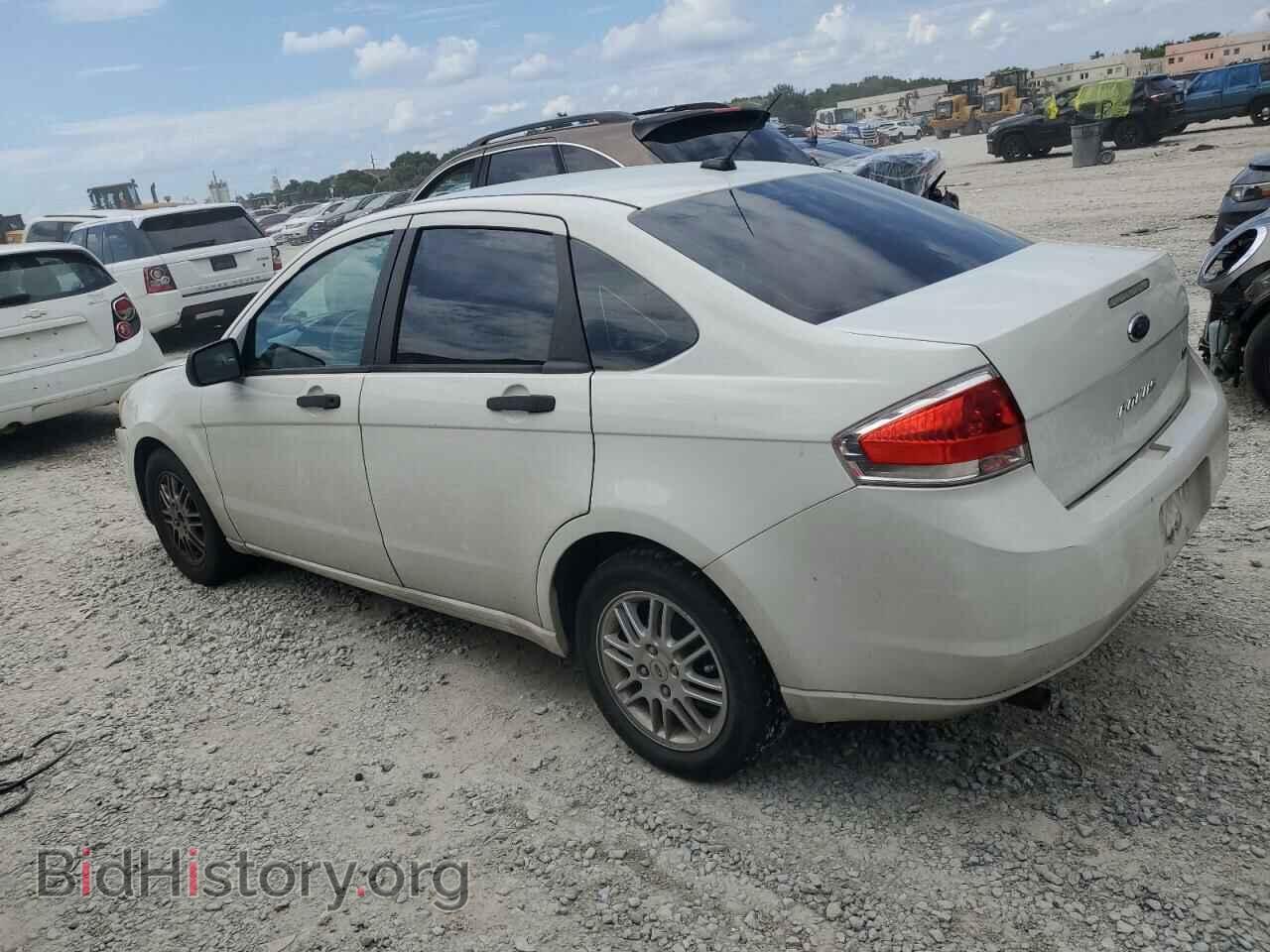 2011 FORD FOCUS - VIN: 1FAHP3FN4BW159547 - Фото 2