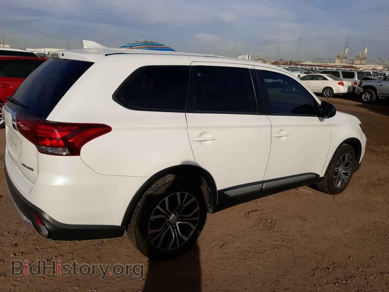 2017 MITSUBISHI OUTLANDER - VIN: JA4AD2A33HZ064290 - Фото 3