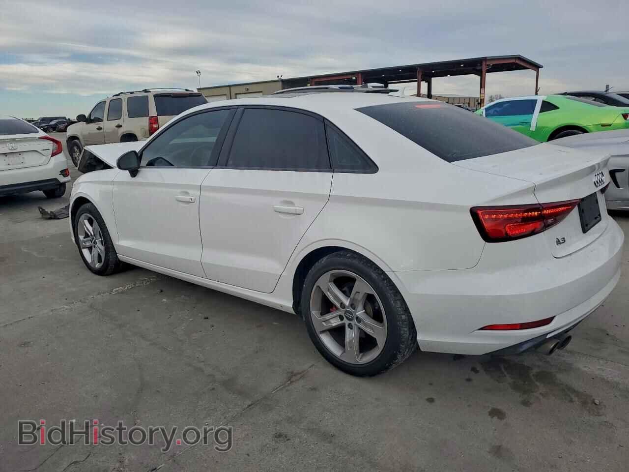 2018 AUDI A3 - VIN: WAUAUGFF5J1067585 - Фото 2
