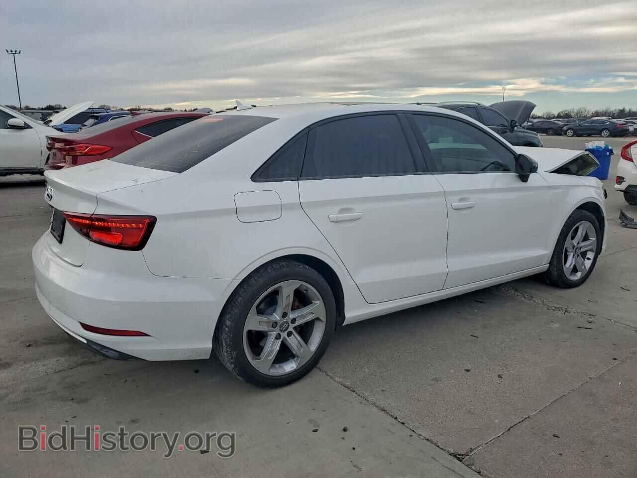 2018 AUDI A3 - VIN: WAUAUGFF5J1067585 - Фото 3