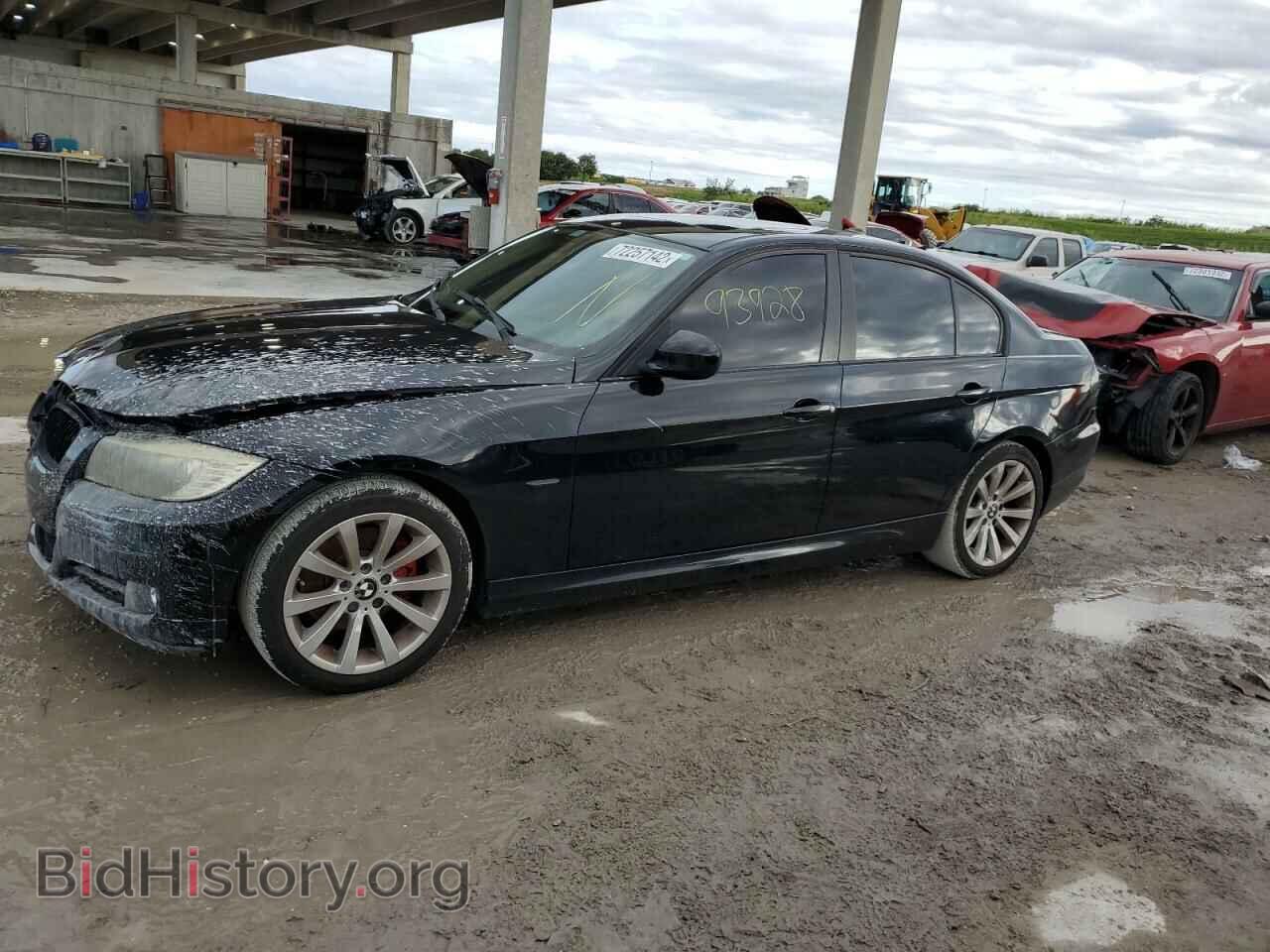 Photo WBAPH7G52BNN04666 - BMW 3 SERIES 2011