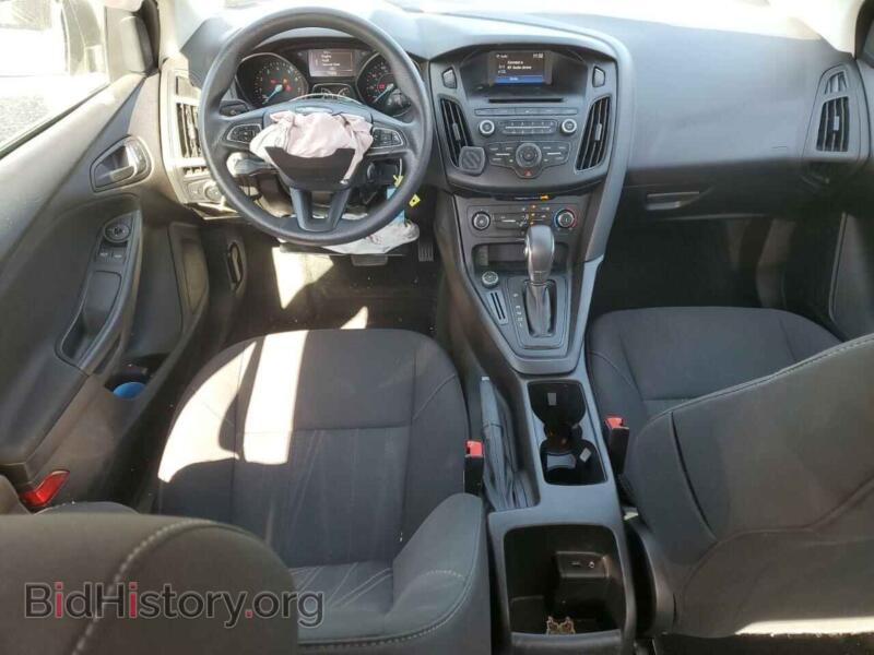 2017 Ford FOCUS (VIN 1FADP3E21HL279077) — photo 8 of 12