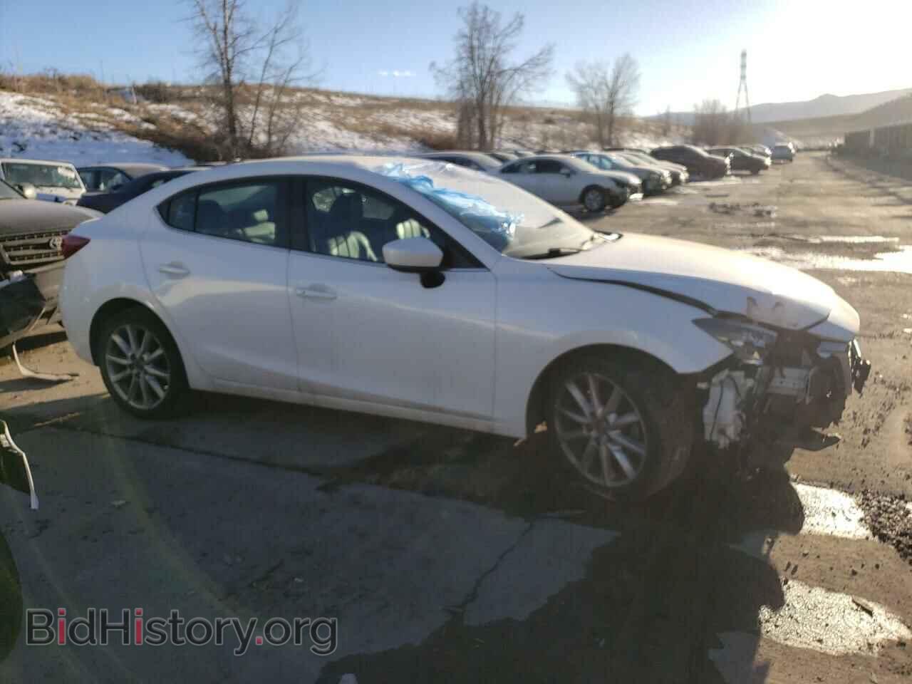 2018 MAZDA 3 - VIN: 3MZBN1V35JM197049 - Фото 4