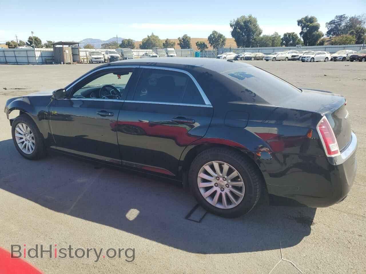 2013 CHRYSLER 300 - VIN: 2C3CCAAG9DH633723 - Фото 2
