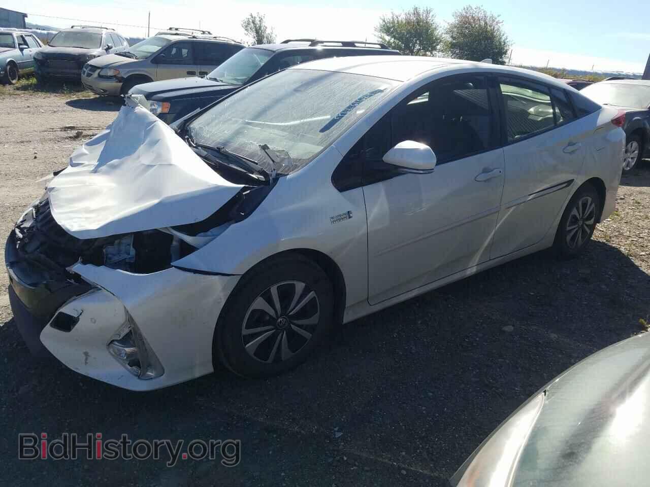 Фотография JTDKARFP3H3024401 - TOYOTA PRIUS 2017