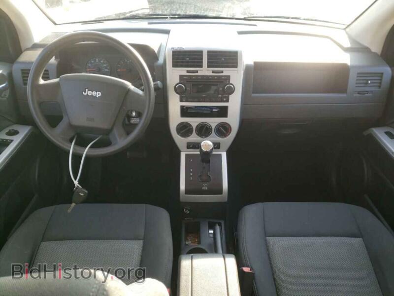 2008 Jeep COMPASS (VIN 1J8FF47W08D628082) — фото 8 из 12