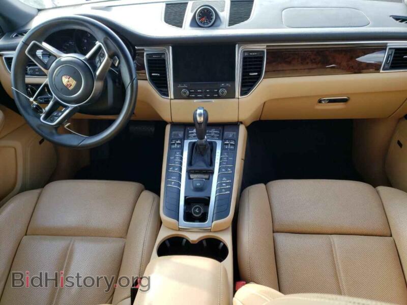 2017 Porsche MACAN (VIN WP1AA2A53HLB06958) — фото 8 из 14