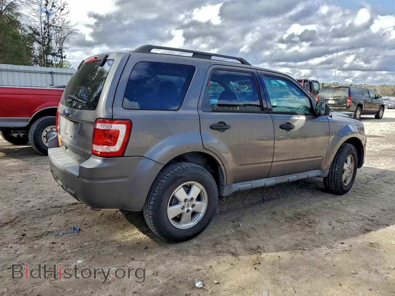 2011 FORD ESCAPE - VIN: 1FMCU0D70BKC30407 - Фото 3