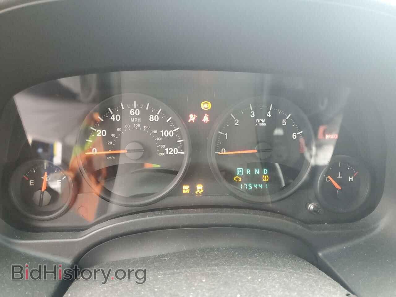 2009 JEEP COMPASS - VIN: 1J4FF47B69D211632 - Photo 9
