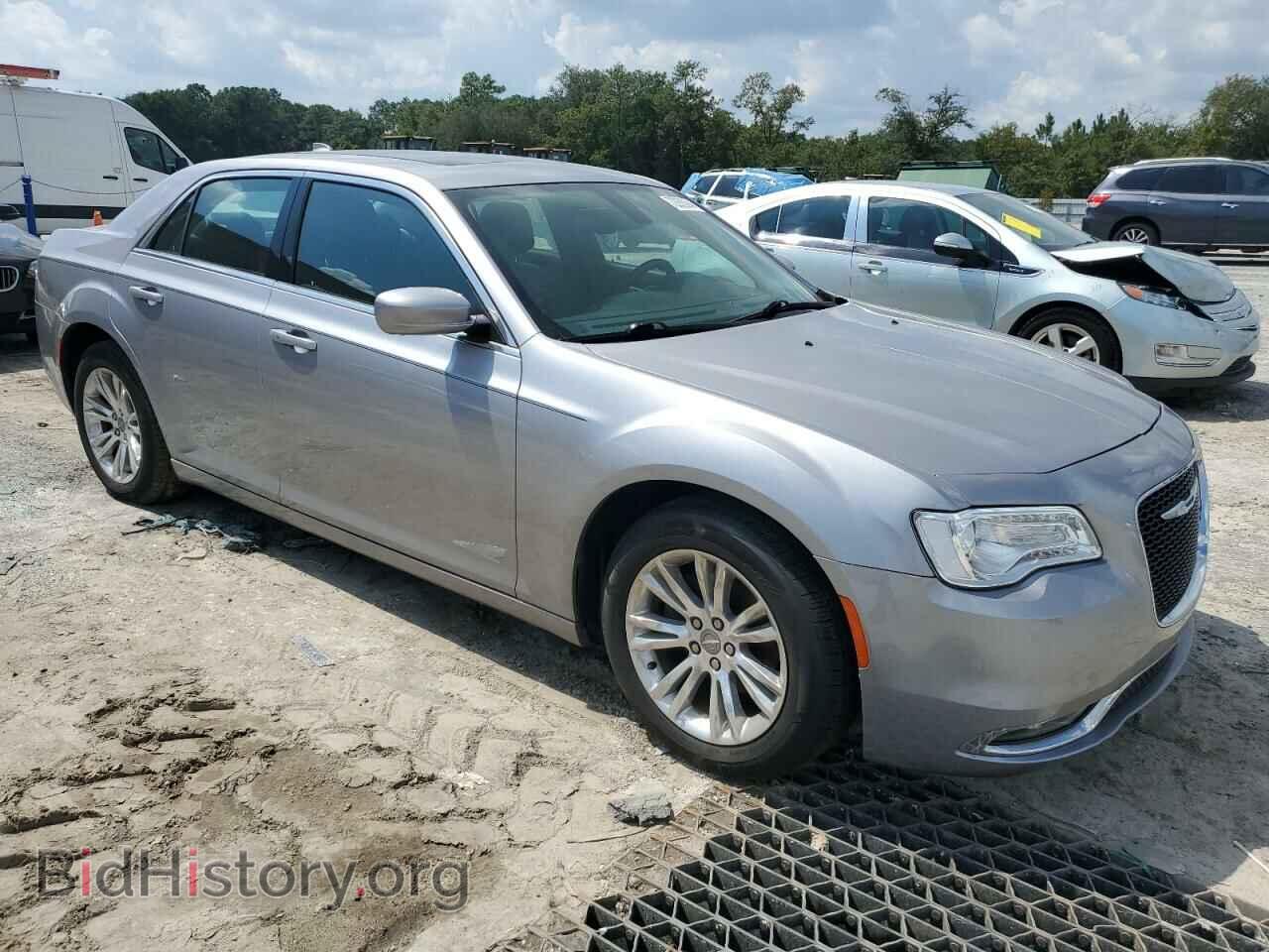 2017 CHRYSLER 300 - VIN: 2C3CCAAG5HH529848 - Фото 4