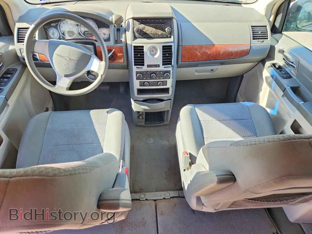 2009 CHRYSLER MINIVAN - VIN: 2A8HR44E19R606974 - Фото 8