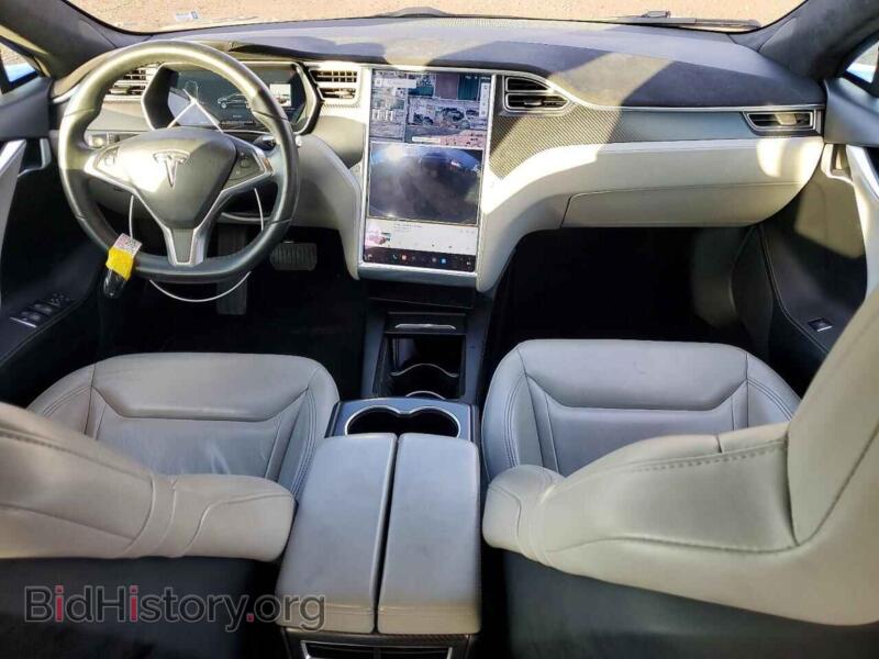 2016 Tesla MODEL S (VIN 5YJSA1E2XGF143684) — фото 8 из 15