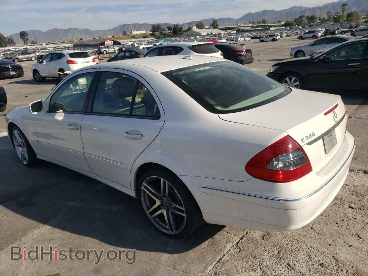 2008 MERCEDES-BENZ E-CLASS - VIN: WDBUF22X48B208922 - Фото 2