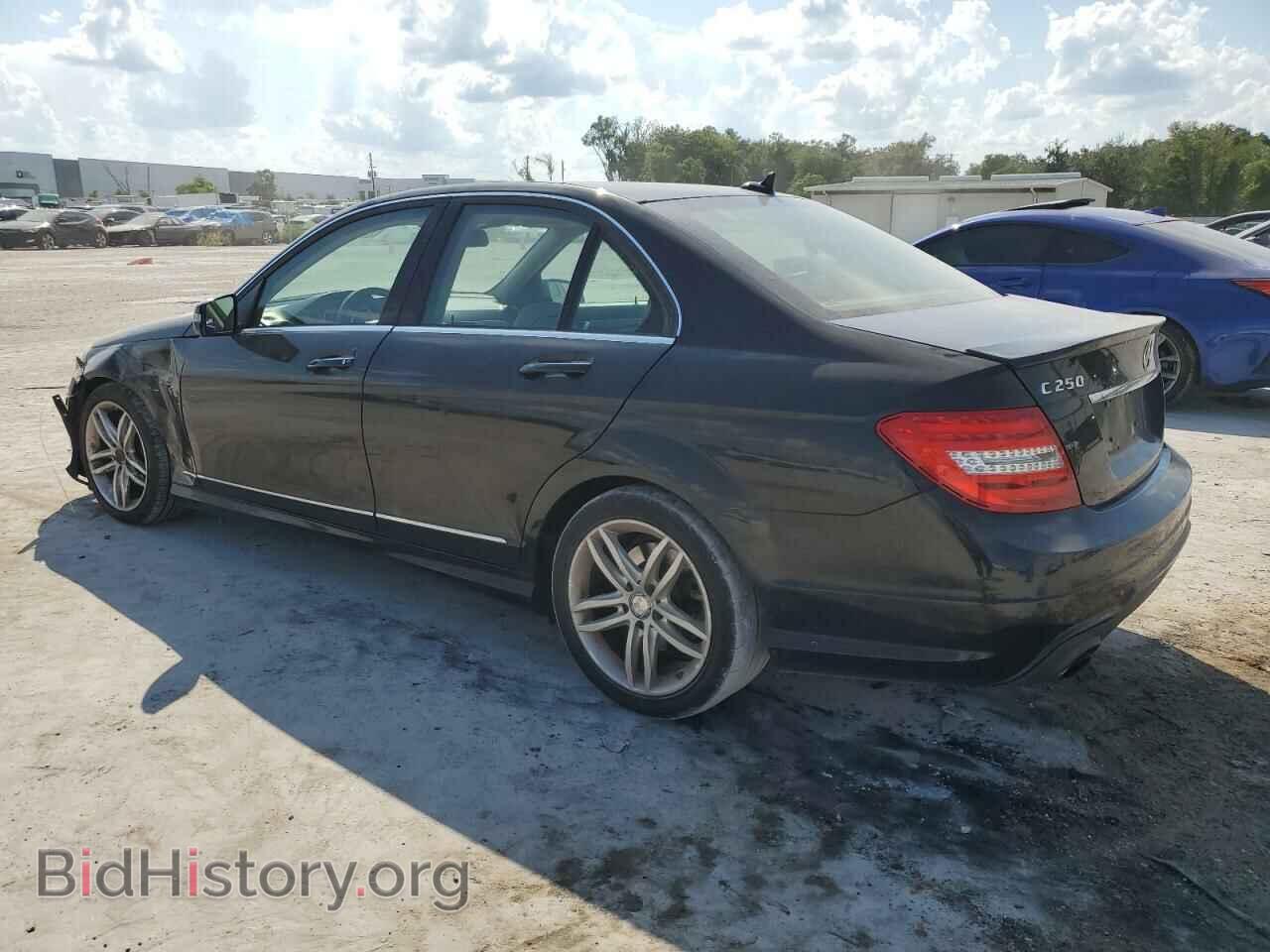 2013 MERCEDES-BENZ C-CLASS - VIN: WDDGF4HB6DR272795 - Фото 2