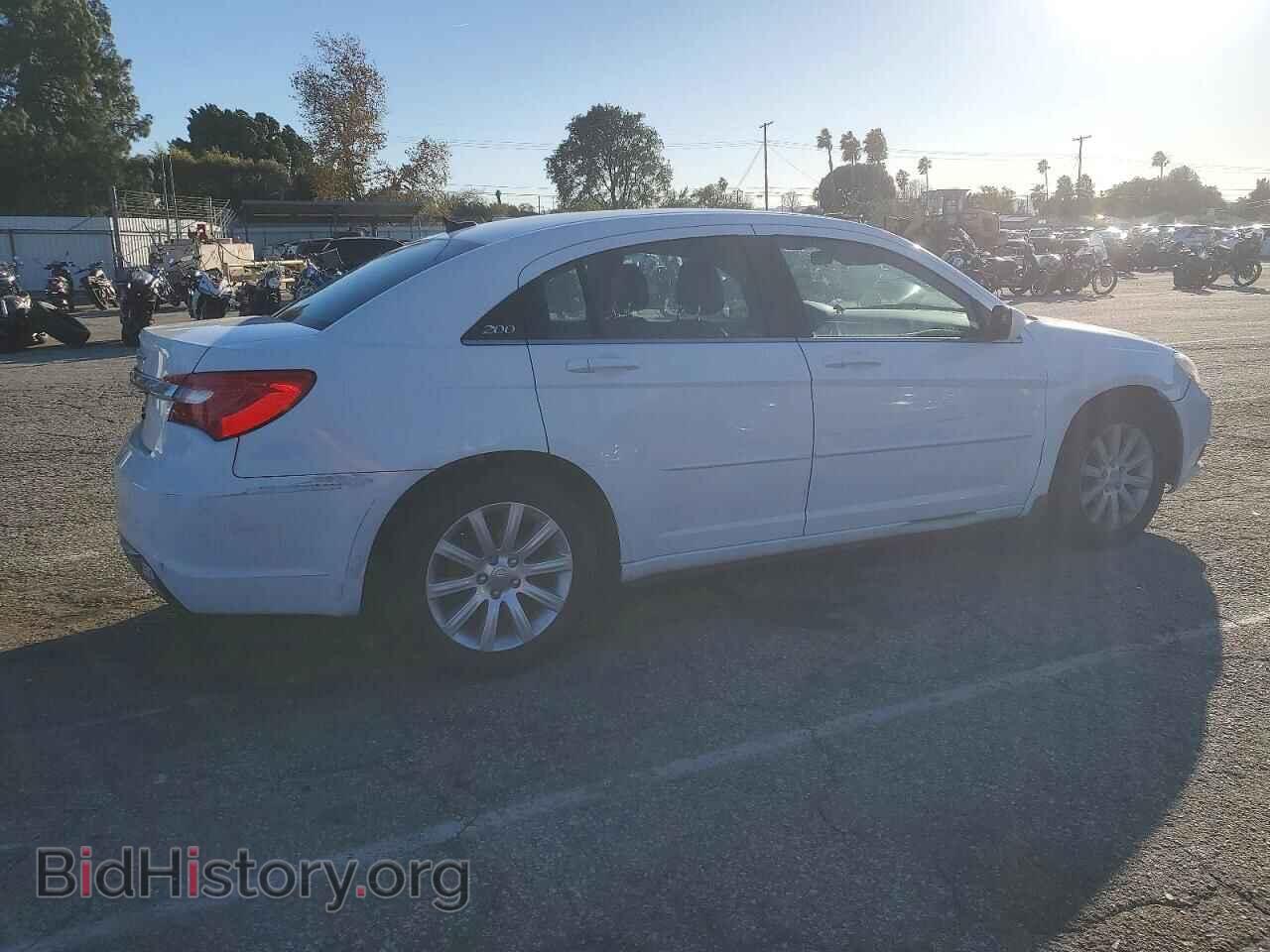 2013 CHRYSLER 200 - VIN: 1C3CCBBG0DN678447 - Фото 3