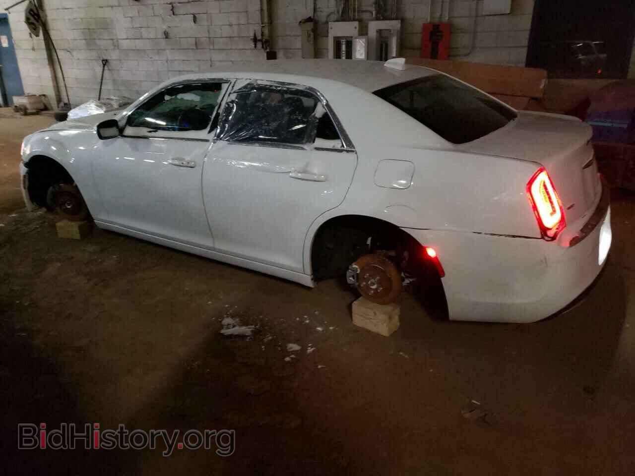 2015 CHRYSLER 300 - VIN: 2C3CCARG8FH757005 - Фото 2