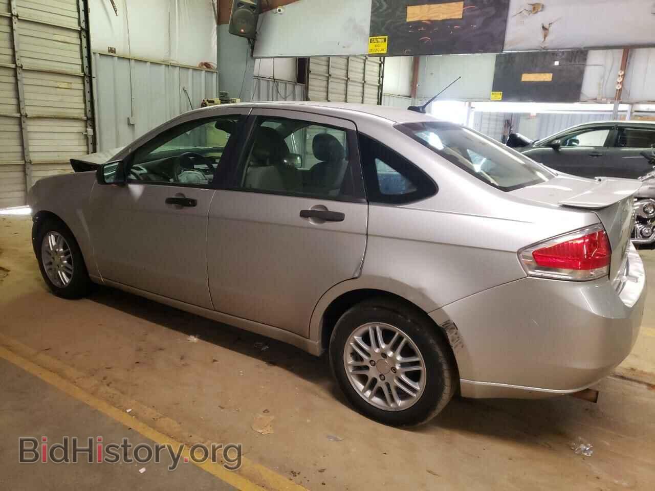 2011 FORD FOCUS - VIN: 1FAHP3FN0BW141790 - Фото 2