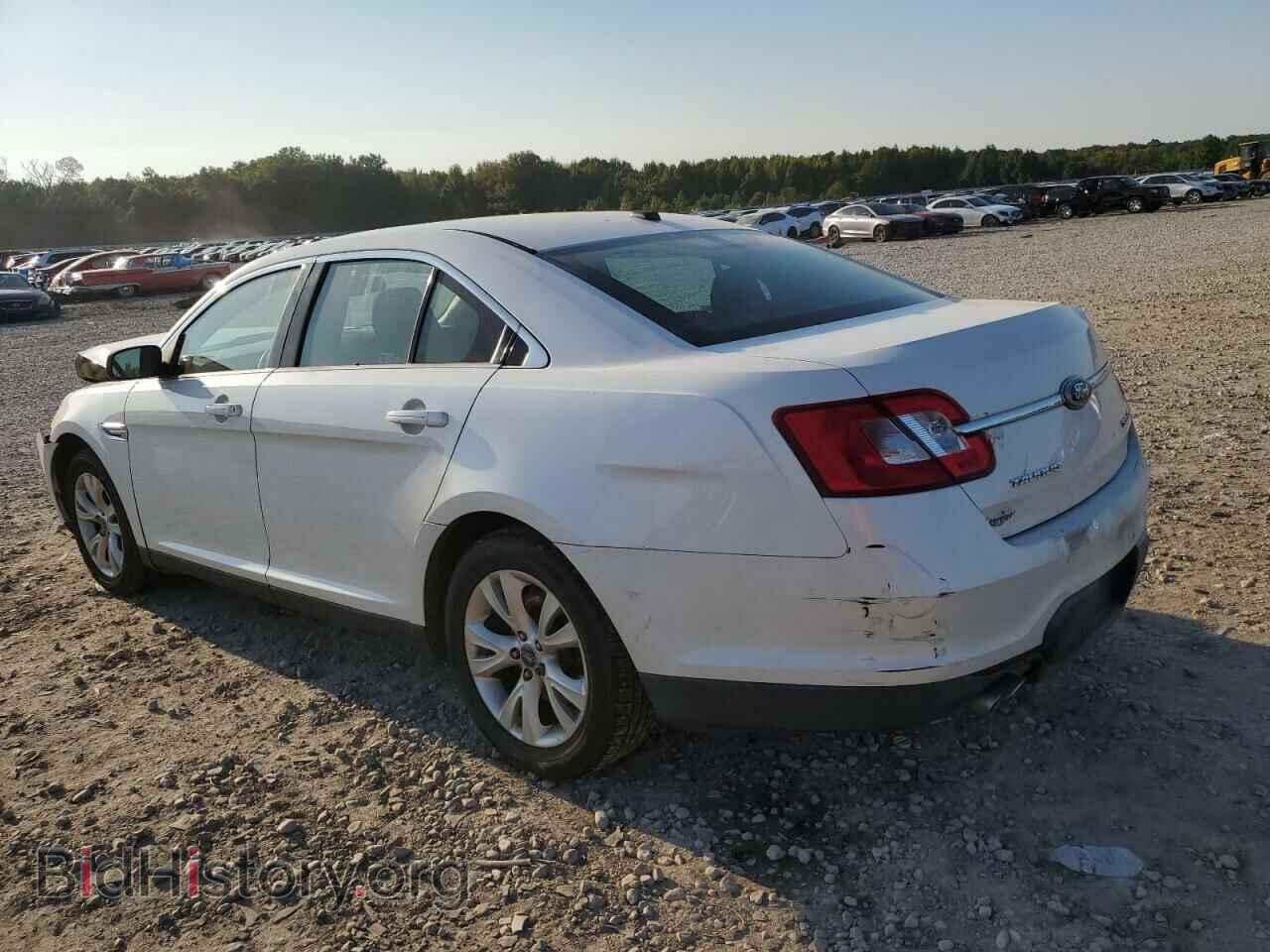 2011 FORD TAURUS - VIN: 1FAHP2HW1BG103124 - Фото 2