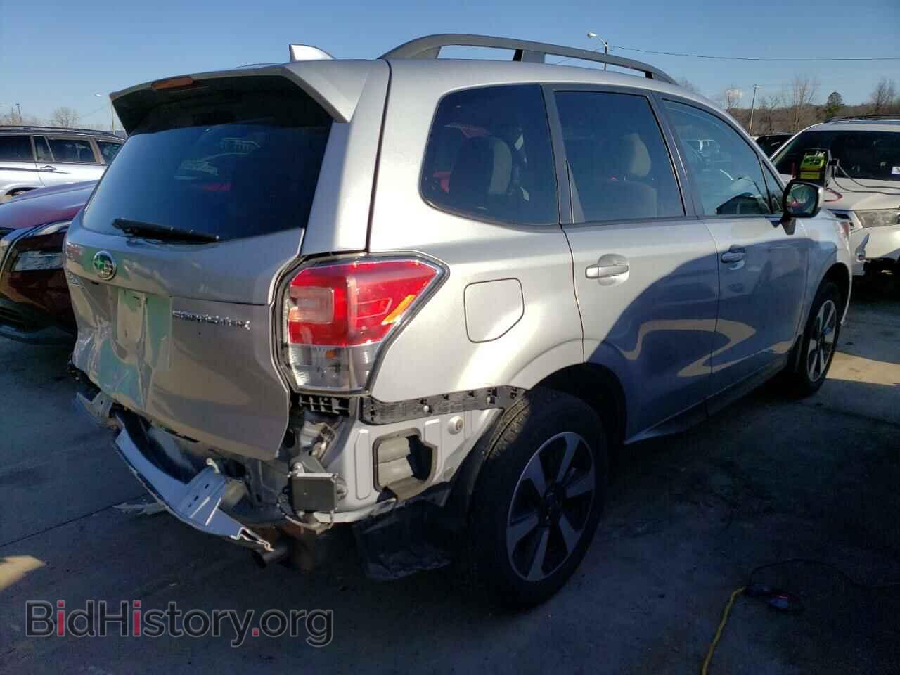 2017 SUBARU FORESTER - VIN: JF2SJAGC8HH441496 - Фото 3