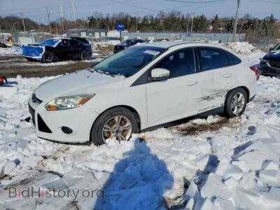 2014 Ford FOCUS, white — VIN 1FADP3F23EL437042, Copart