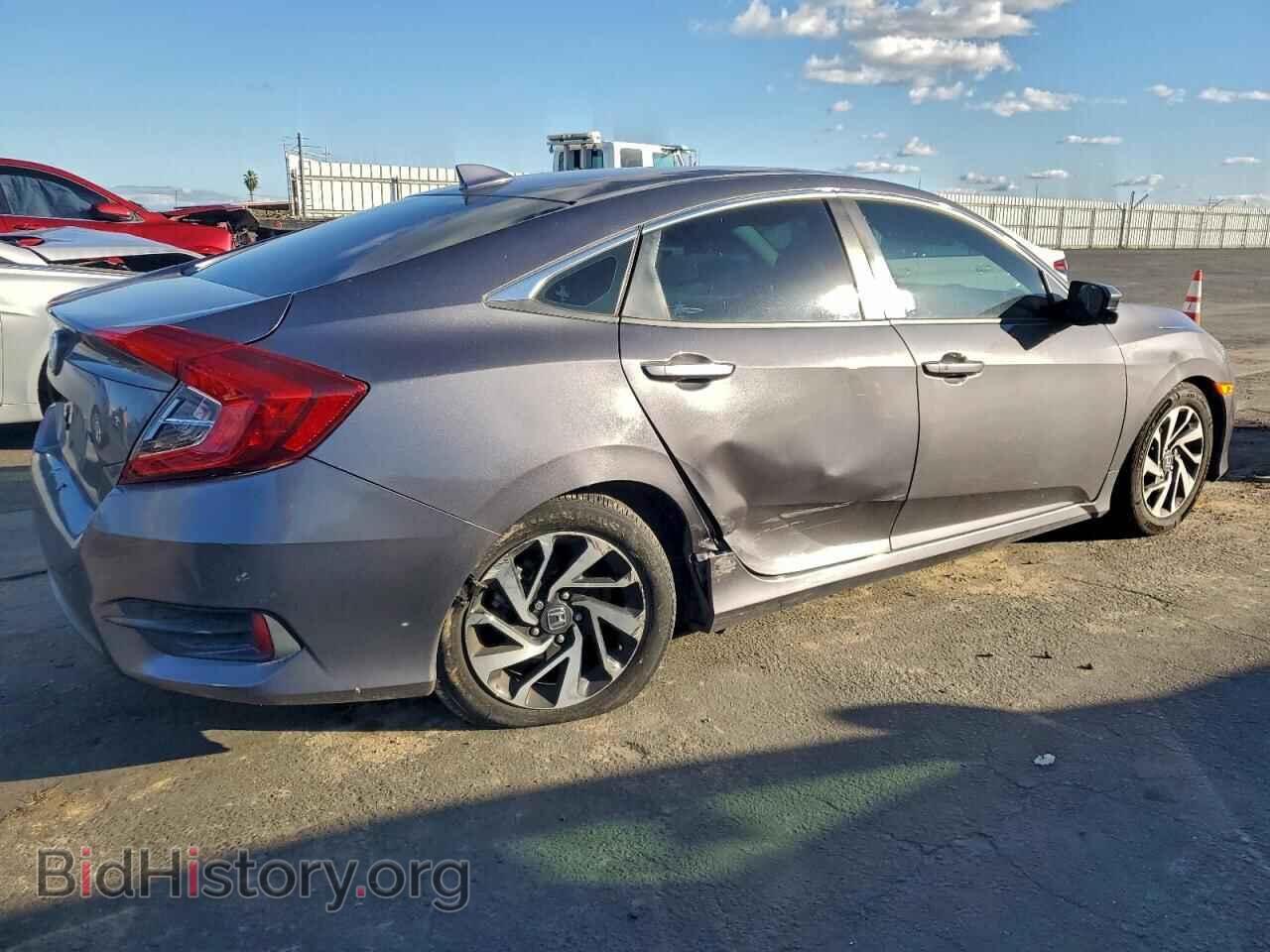 2017 HONDA CIVIC - VIN: 19XFC2F78HE230812 - Фото 3