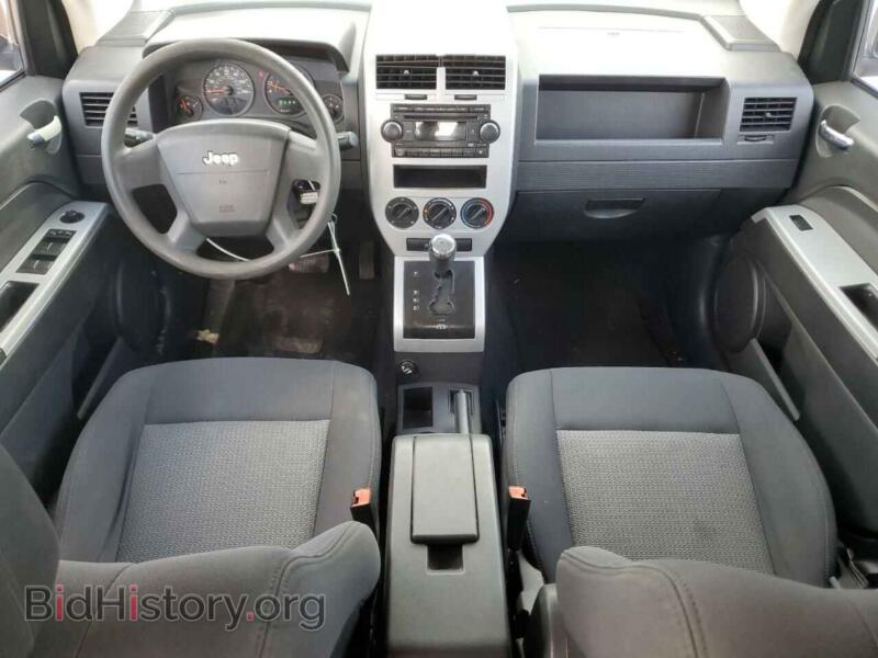 2008 Jeep COMPASS (VIN 1J8FT47W18D572601) — фото 8 из 13