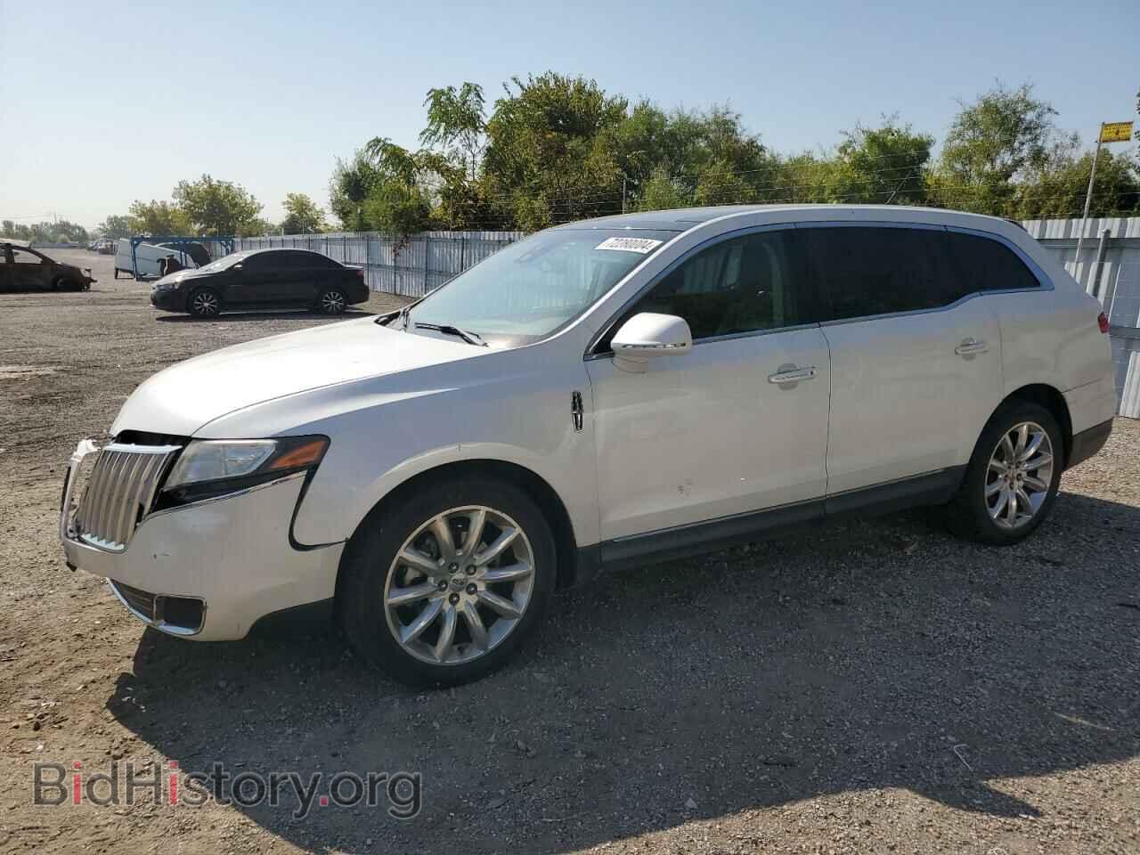 Photo 2LMHJ5AR1BBJ52039 - LINCOLN MKT 2011
