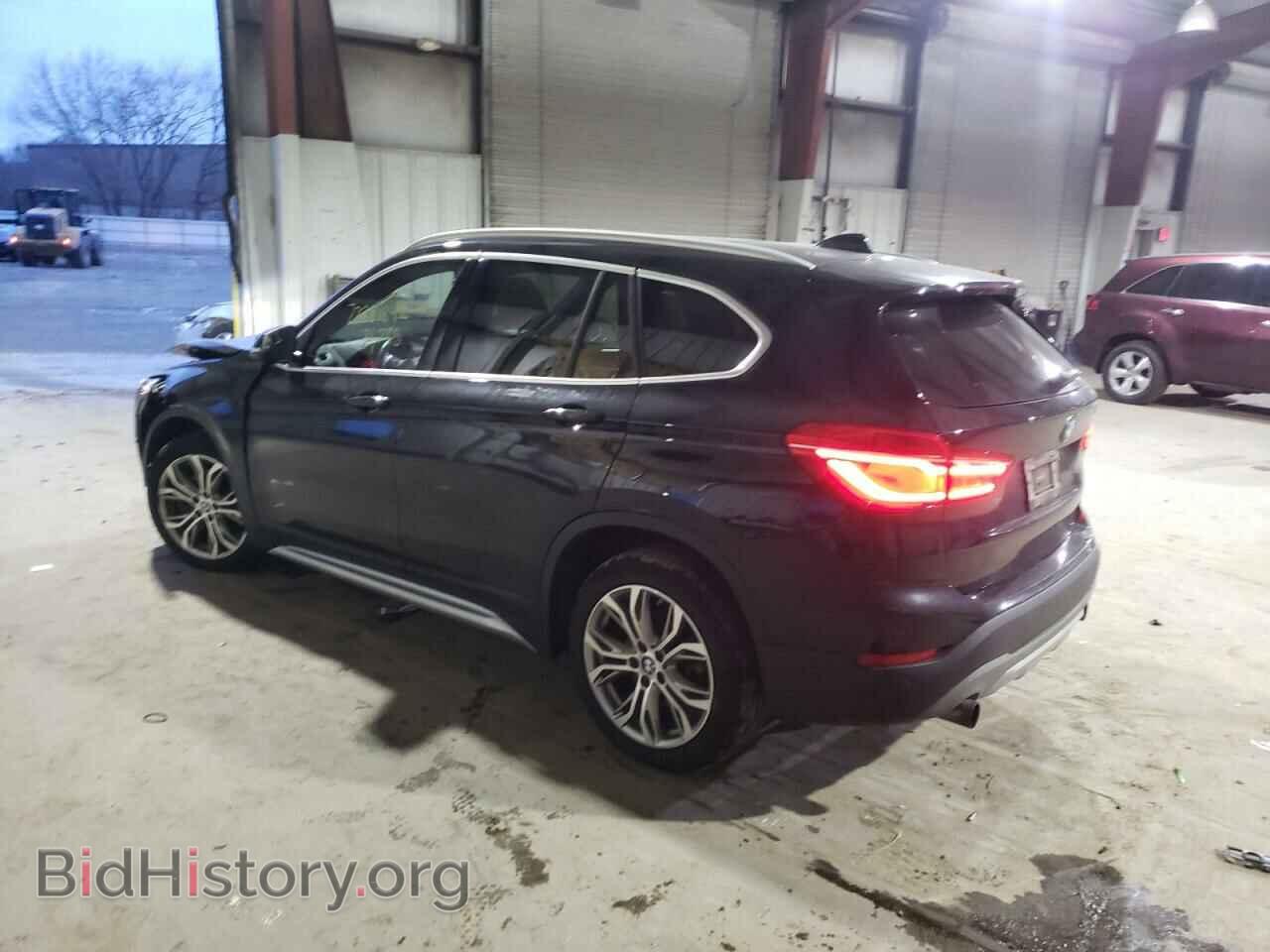 2017 BMW X1 - VIN: WBXHT3Z3XH4A58023 - Фото 2