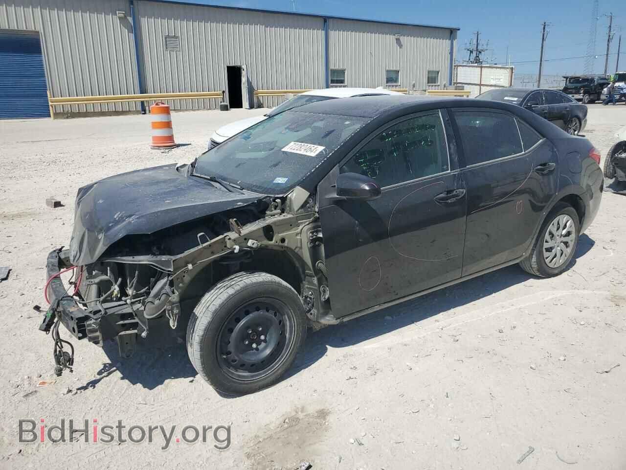 Photo 5YFBURHE2HP578166 - TOYOTA COROLLA 2017