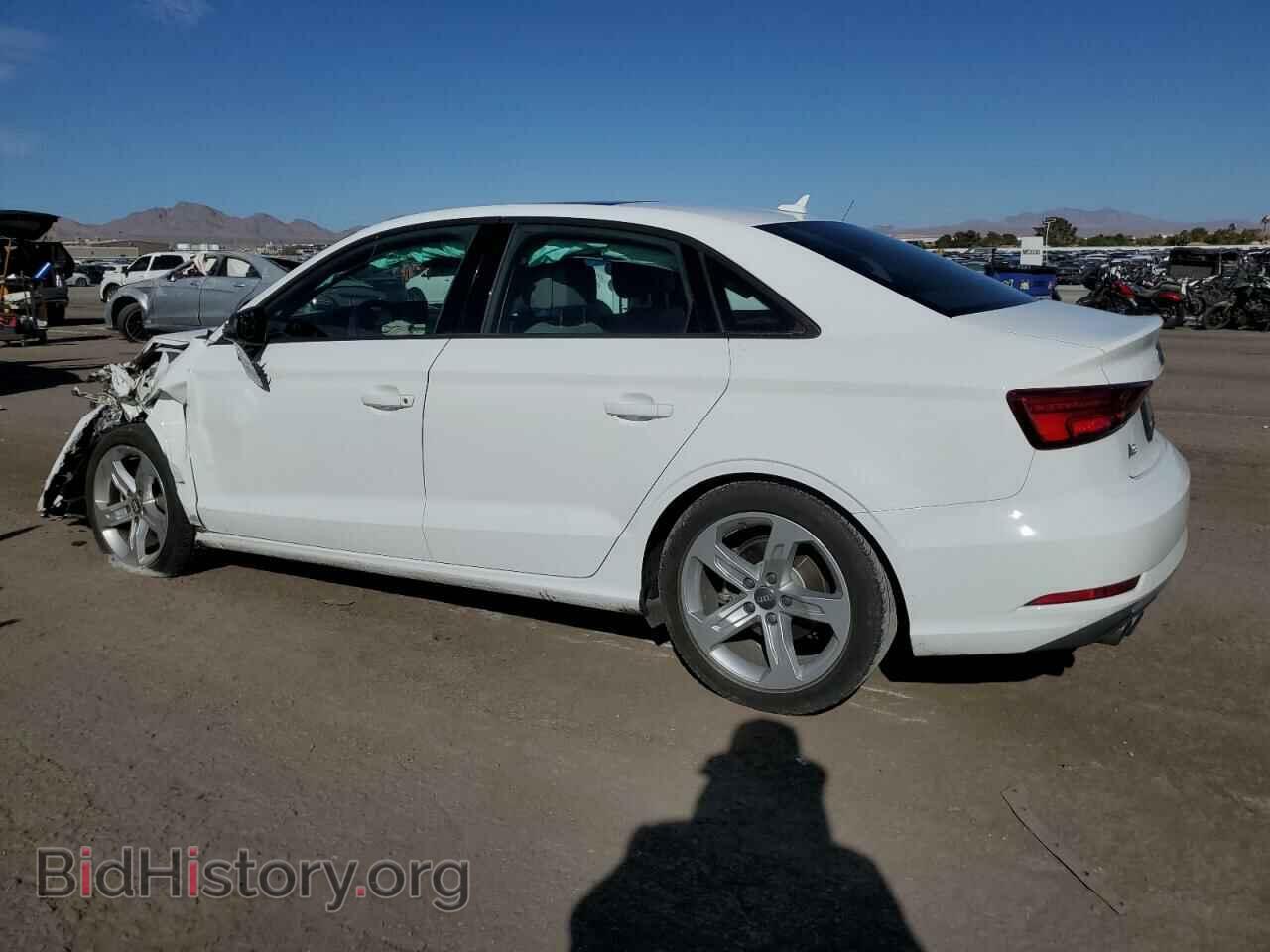 2018 AUDI A3 - VIN: WAUAUGFFXJ1082454 - Фото 2