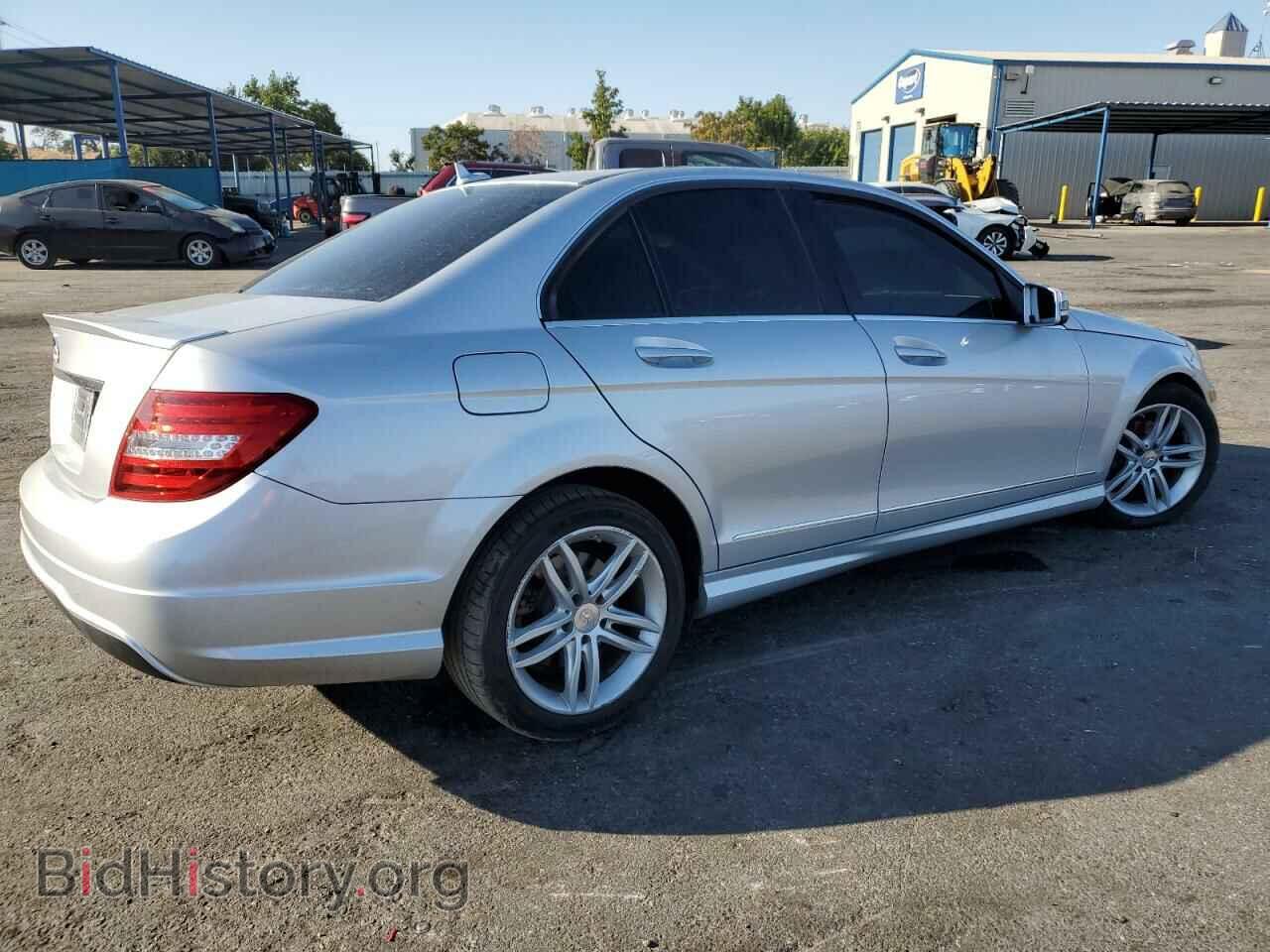 2013 MERCEDES-BENZ C-CLASS - VIN: WDDGF4HB4DA856434 - Фото 3