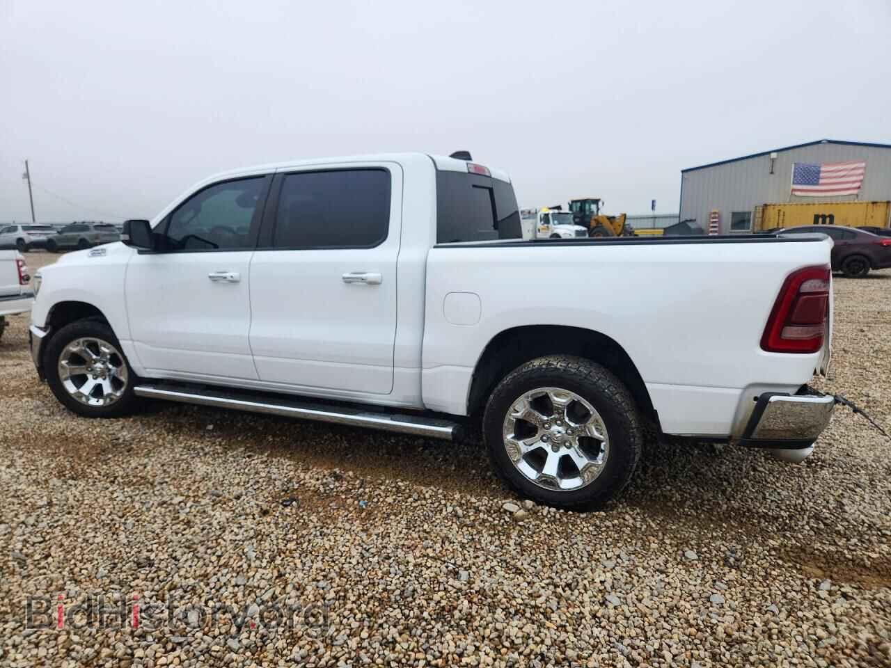 2020 RAM 1500 - VIN: 1C6SRFFT9LN109641 - Фото 2
