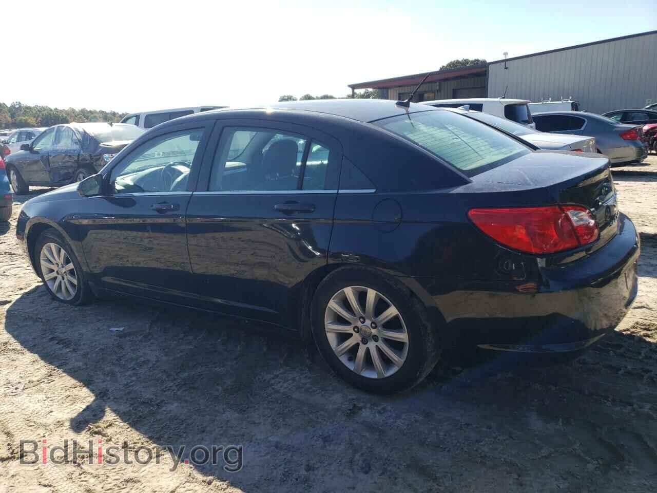 2010 CHRYSLER SEBRING - VIN: 1C3CC5FB3AN223426 - Фото 2