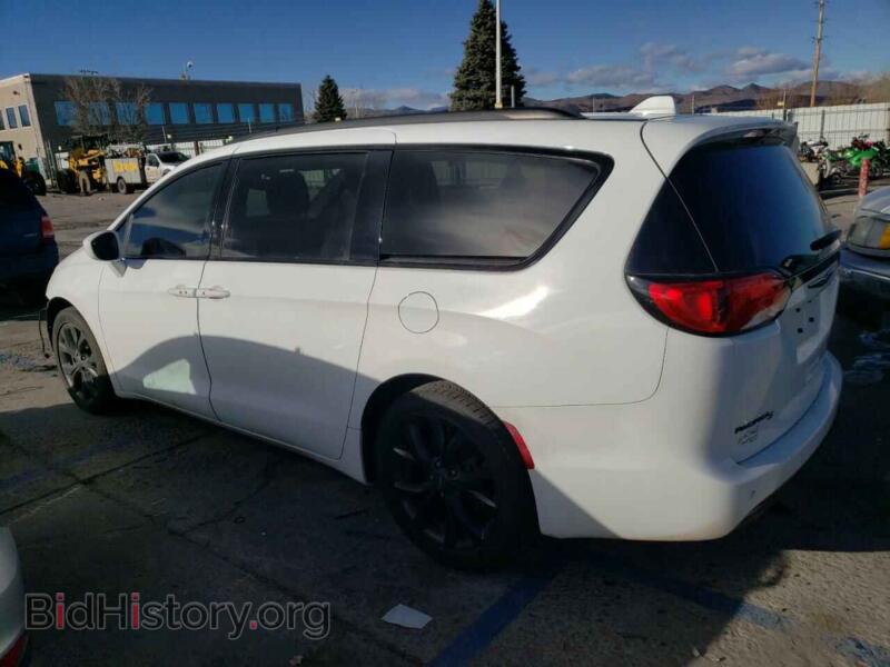 2018 Chrysler PACIFICA (VIN 2C4RC1BG6JR183135) — photo 2 of 13