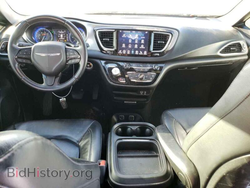 2018 Chrysler PACIFICA (VIN 2C4RC1BG6JR183135) — photo 8 of 13