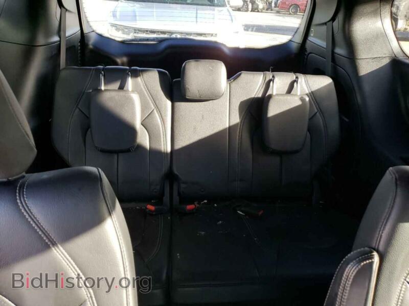 2018 Chrysler PACIFICA (VIN 2C4RC1BG6JR183135) — photo 10 of 13