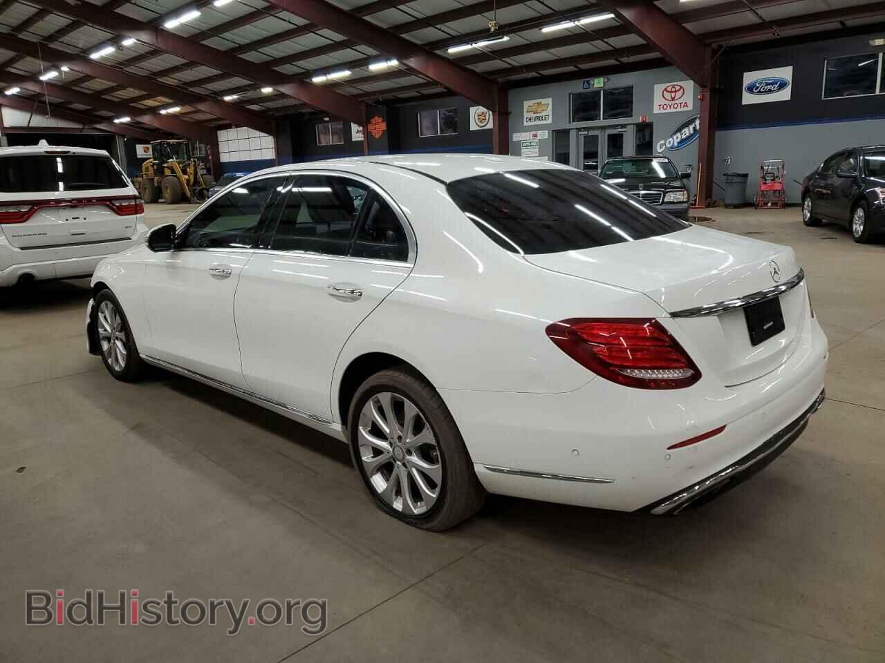 2017 MERCEDES-BENZ E-CLASS - VIN: WDDZF4KB0HA167255 - Фото 2