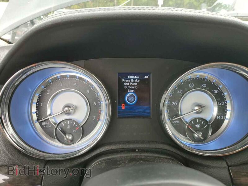 2012 Chrysler 300 (VIN 2C3CCAAG3CH256286) — фото 9 из 12