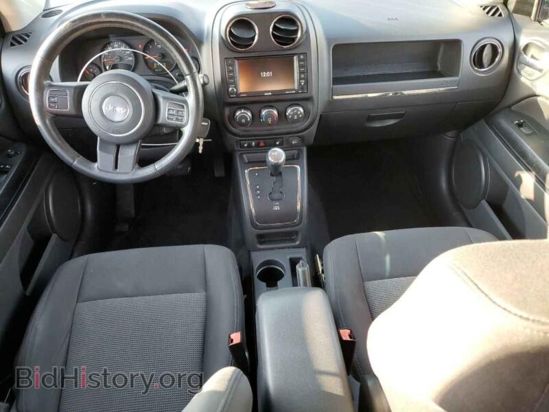 2012 Jeep COMPASS (VIN 1C4NJDEB6CD638058) — photo 8 of 12