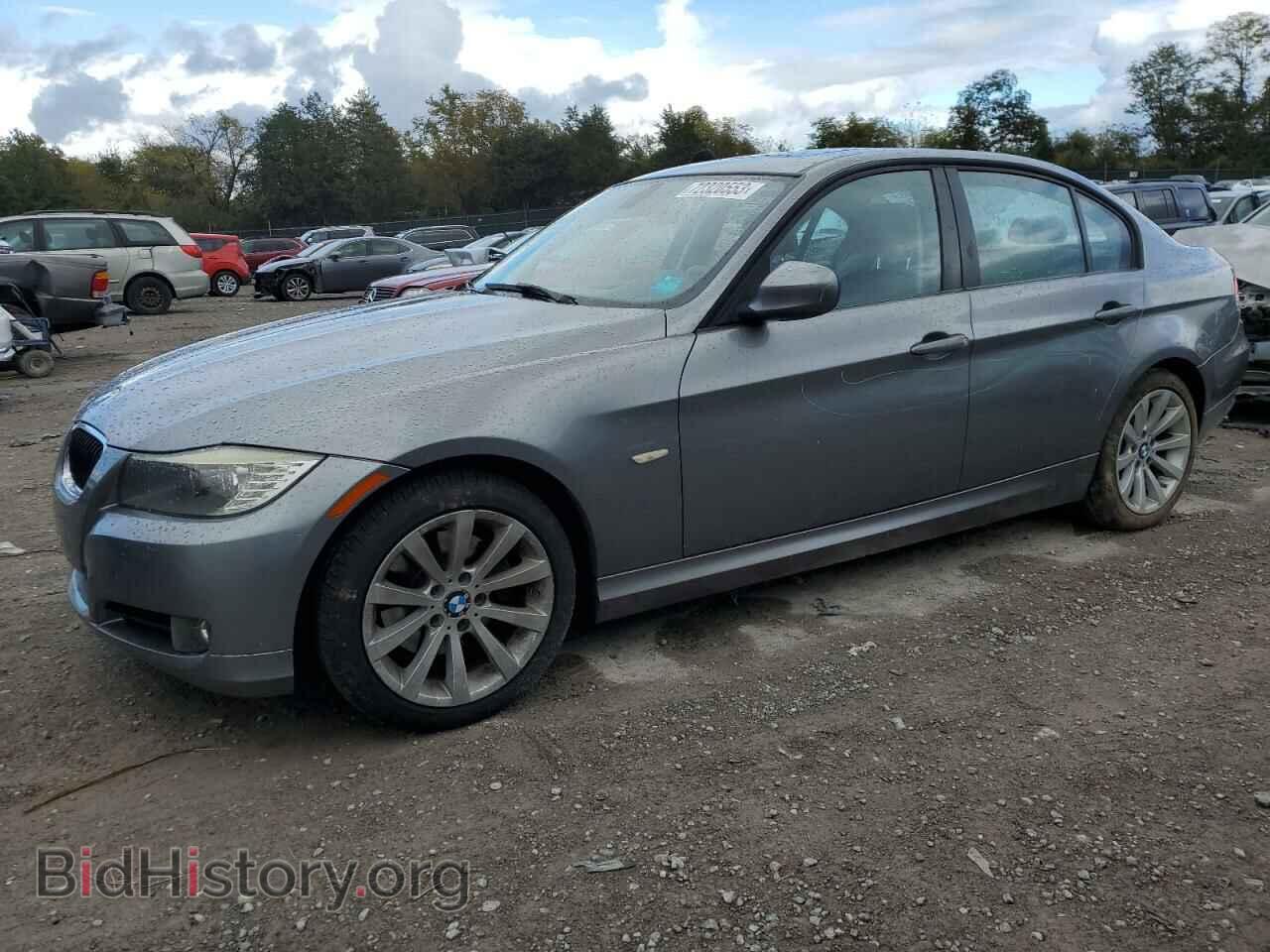 Photo WBAPH7C52BE130985 - BMW 3 SERIES 2011