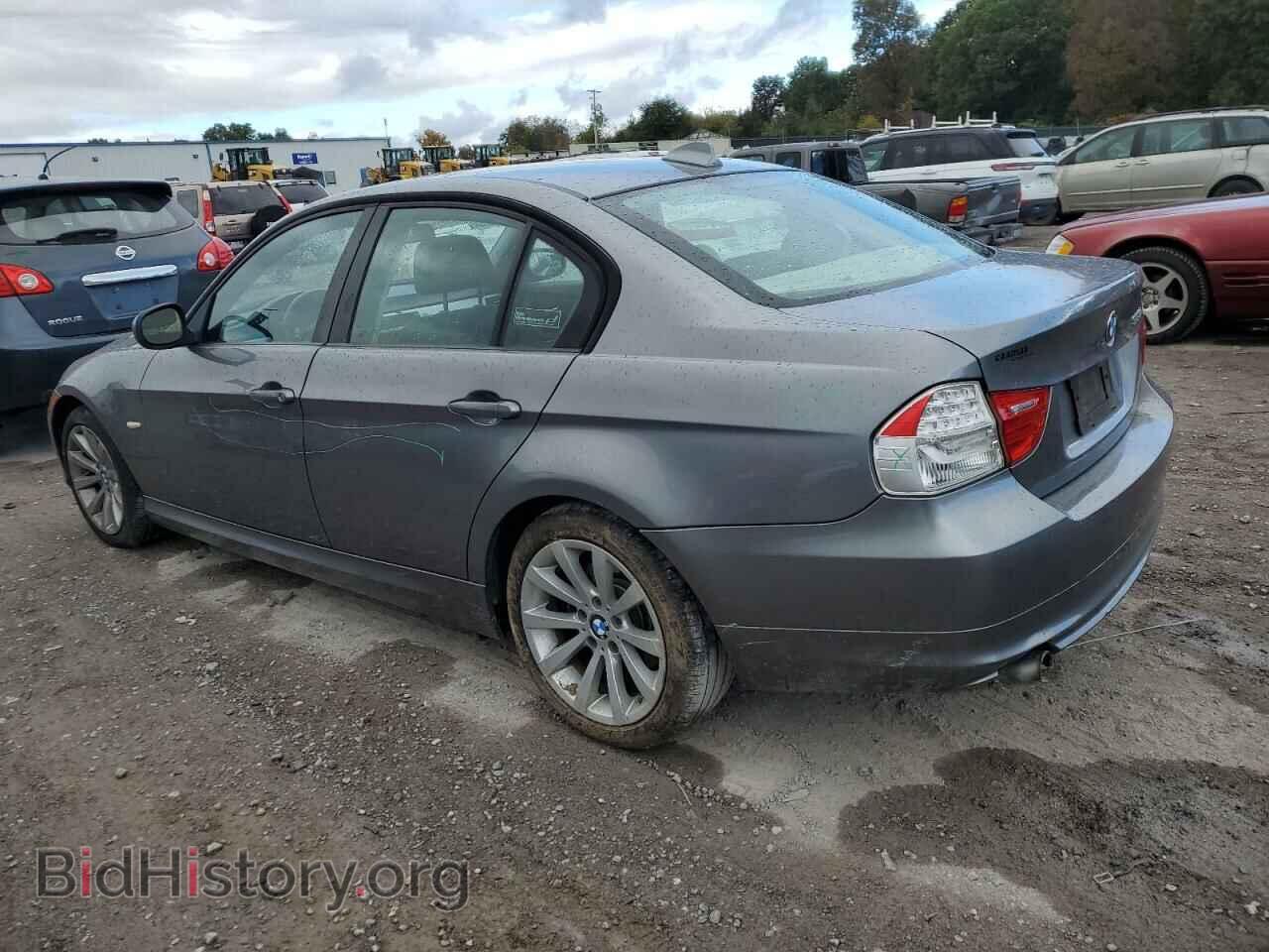 2011 BMW 3 SERIES - VIN: WBAPH7C52BE130985 - Фото 2