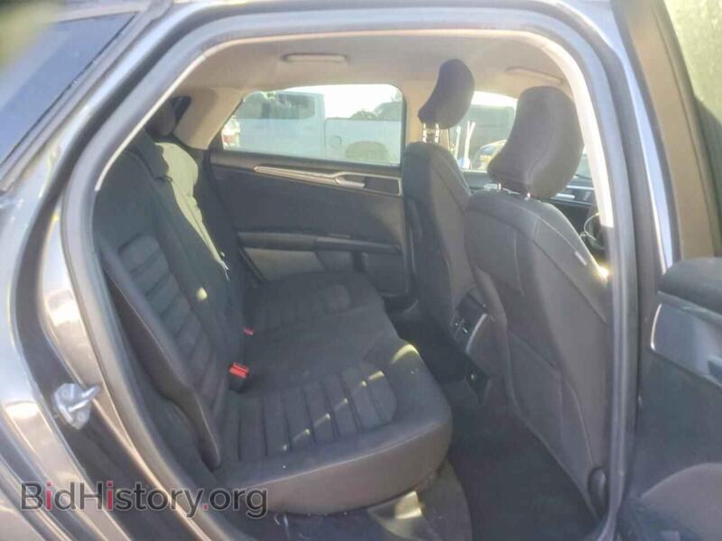 2019 Ford FUSION (VIN 3FA6P0LU2KR208748) — photo 10 of 12