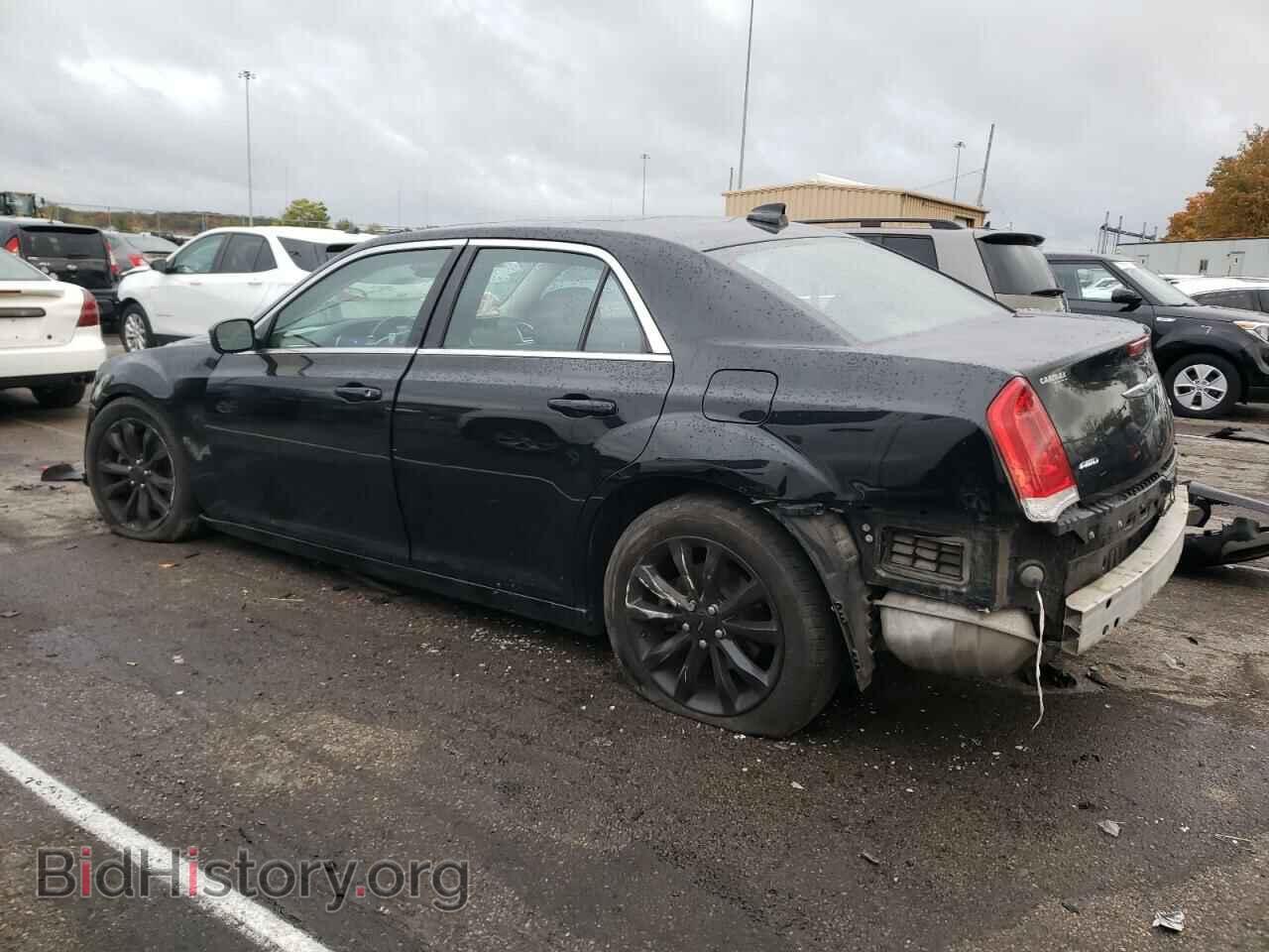 2017 CHRYSLER 300 - VIN: 2C3CCARG3HH527116 - Фото 2